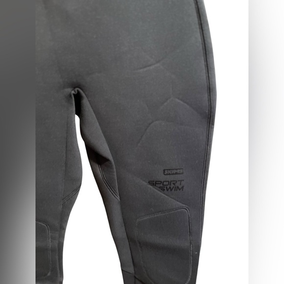 Skims Sports Swim Pant Onyx - Picture 6 of 7